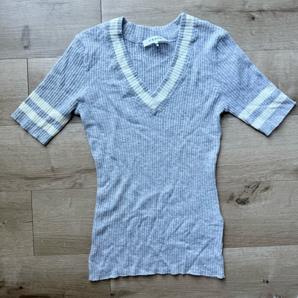 NWOT FRAME Wool Blend Fitted V-neck Ribbed Sweater Top Preppy Academia Gray S